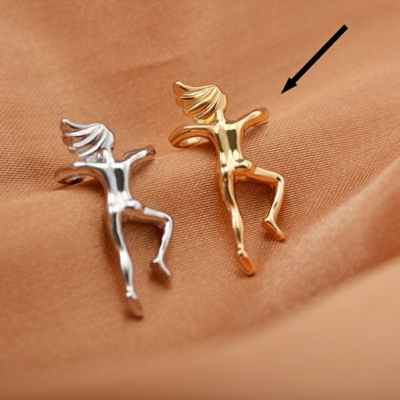 📢 4/$15 Gold Rock Climbing Woman Ear Cuff - Picture 3 of 4